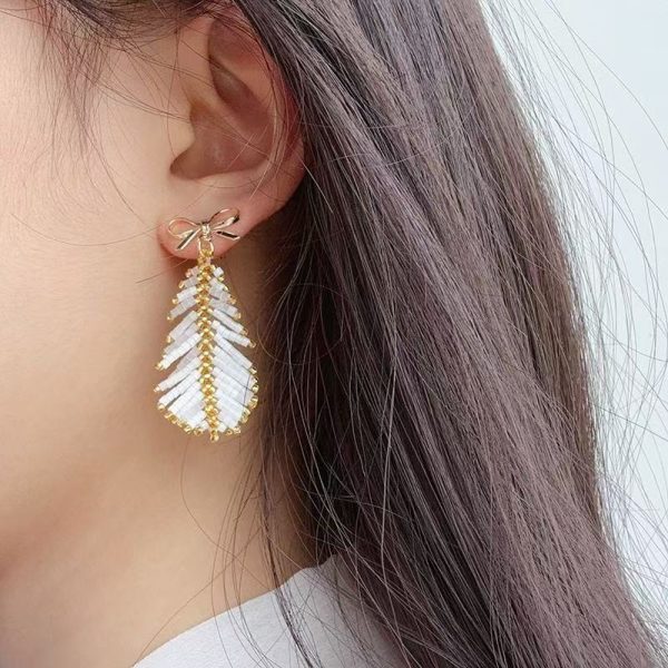 Starrybead | Golden Feathered Bead Earrings for Women