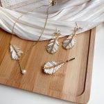 Starrybead | Golden Feathered Bead Earrings for Women