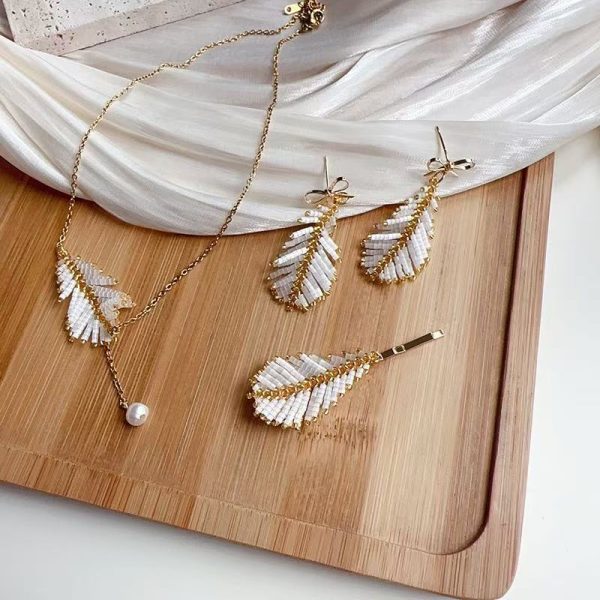 Starrybead | Golden Feathered Bead Earrings for Women