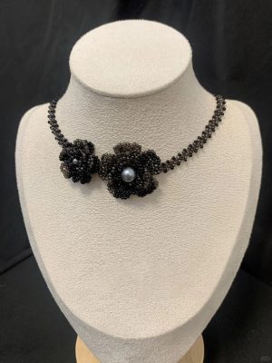 Starrybead | The Midnight Camellia Floral Bead Necklace