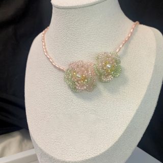Starrybead | Soft Pink Camellia Flower Bead Necklace