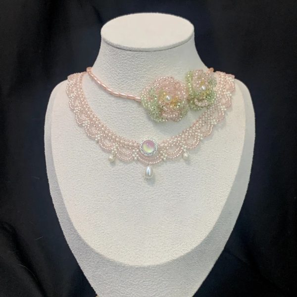 Starrybead | Soft Pink Camellia Flower Bead Necklace