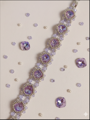 Starrybead | Whispers of Wisteria glass beaded bracelet