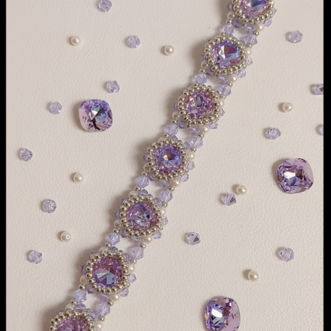 Starrybead | Whispers of Wisteria glass beaded bracelet