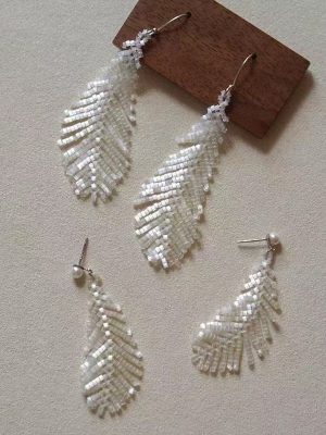 Starrybead | White Feathered Bead Earrings for Women