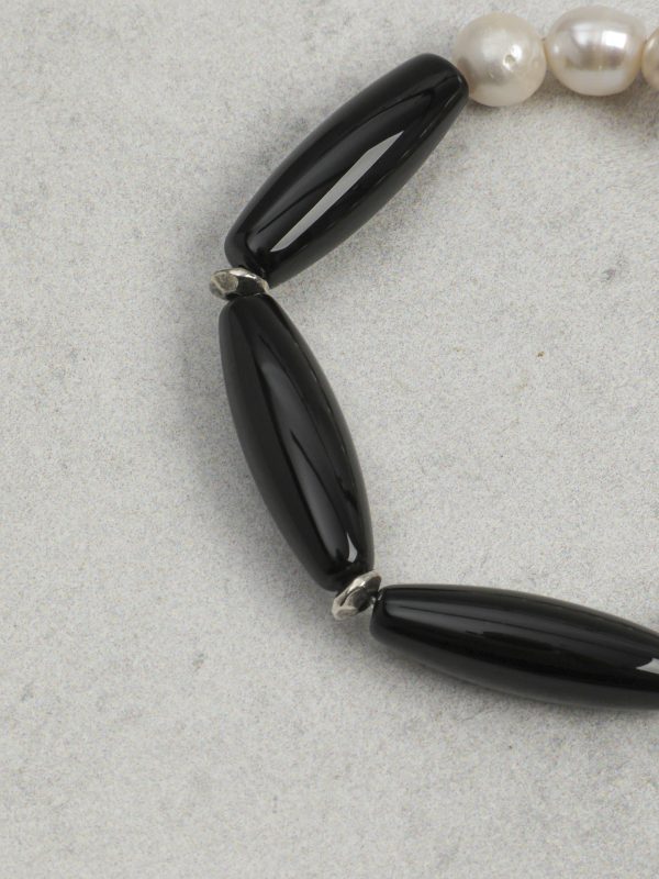 StarryBead Natural Black Agate & Freshwater Pearl Balance Bracelet: Harmonious Duality