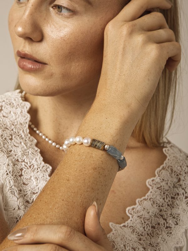 StarryBead Blue Kyanite Crystal & Freshwater Pearl Healing Bracelet