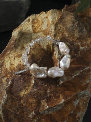 Starrybead Clear Quartz & Baroque Pearl Healing Bracelet - Amplify, Purify, Manifest