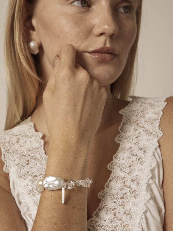 Starrybead Clear Quartz & Baroque Pearl Healing Bracelet - Amplify, Purify, Manifest