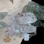 Starrybead Crystal Pendulum Necklace - Rose Quartz or Green Fluorite Healing Dowsing Pendulum for Love, Clarity, Calm & Energy Cleansing