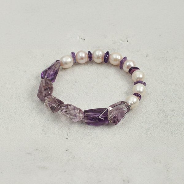Intuitive Grace: Natural Amethyst & Freshwater Pearl Healing Bracelet