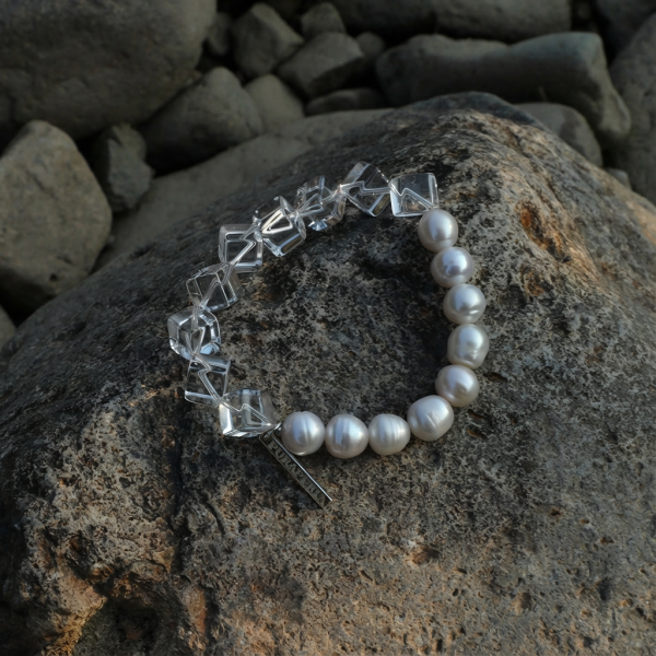 Luminous Clarity: Freshwater Pearl & Geometric Clear Quartz Healing Bracelet