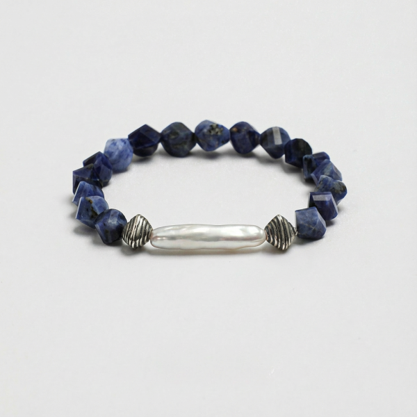 Tranquil Wisdom: Faceted Sodalite & Elongated Baroque Pearl Healing Bracelet
