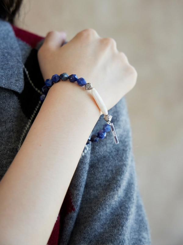 Tranquil Wisdom: Faceted Sodalite & Elongated Baroque Pearl Healing Bracelet