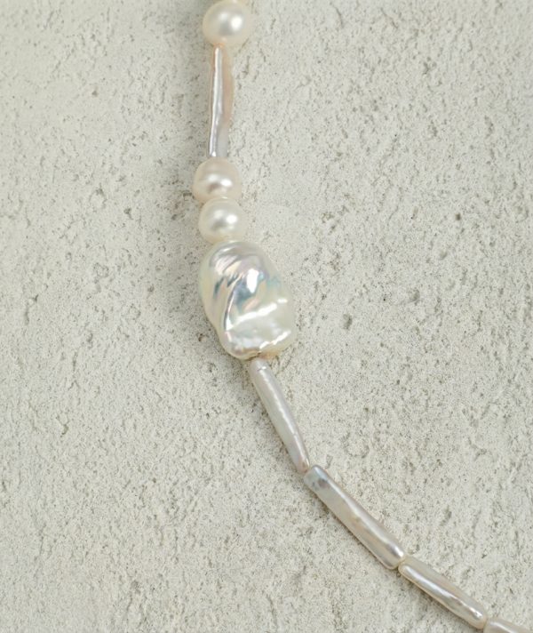 Zen Harmony: Rare Qinan Agarwood & Lustrous Baroque Stick Pearl Necklace