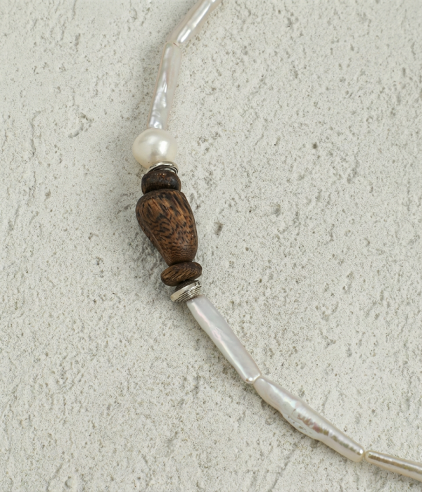 Zen Harmony: Rare Qinan Agarwood & Lustrous Baroque Stick Pearl Necklace