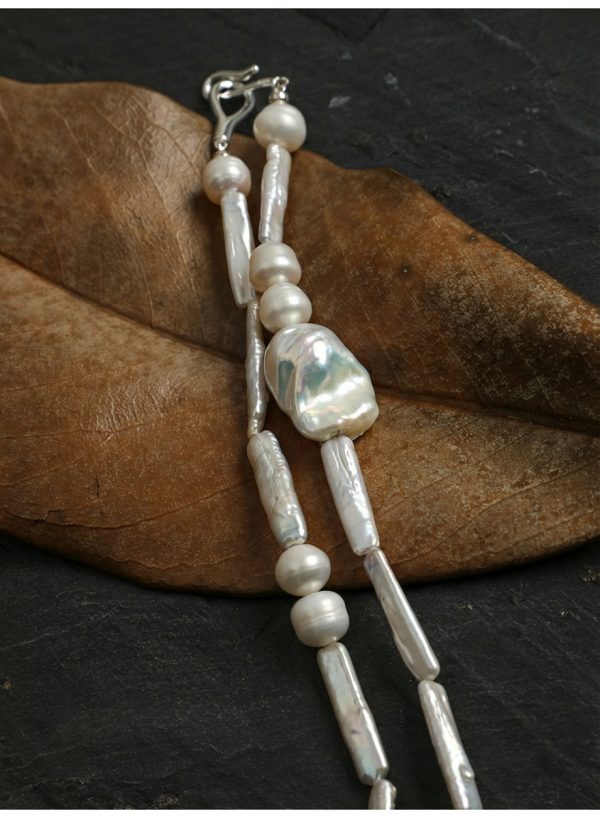 Zen Harmony: Rare Qinan Agarwood & Lustrous Baroque Stick Pearl Necklace