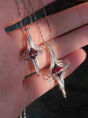 silver-wire‑wrapped-garnet-necklace-03