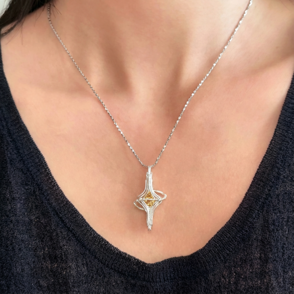 Starrybead Wire-Wrapped Citrine Crystal Pendant in Silver Tone | Healing Jewelry for Abundance, Confidence & Positive Energy