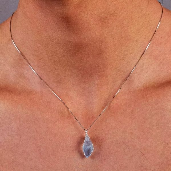 Tranquil Tides: Raw Aquamarine & S925 Sterling Silver Healing Necklace