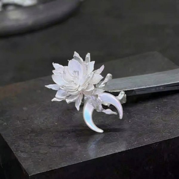 Ethereal Bloom: Matte Sterling Silver & Moonstone Epiphyllum Ring