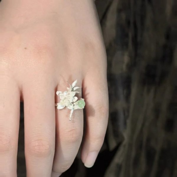 Soulful Bloom: Matte S950 Silver & Peridot Gardenia Healing Ring